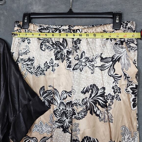 Linea Donatella Satin Pajamas Set Button-Front‎ Size Medium - Picture 8 of 10